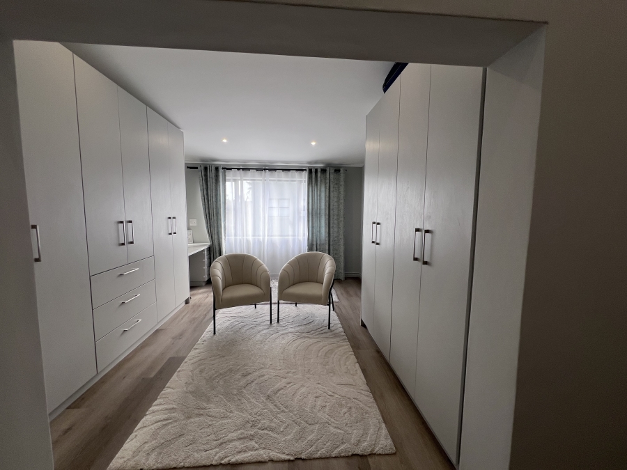 To Let 4 Bedroom Property for Rent in Royal Ascot Western Cape